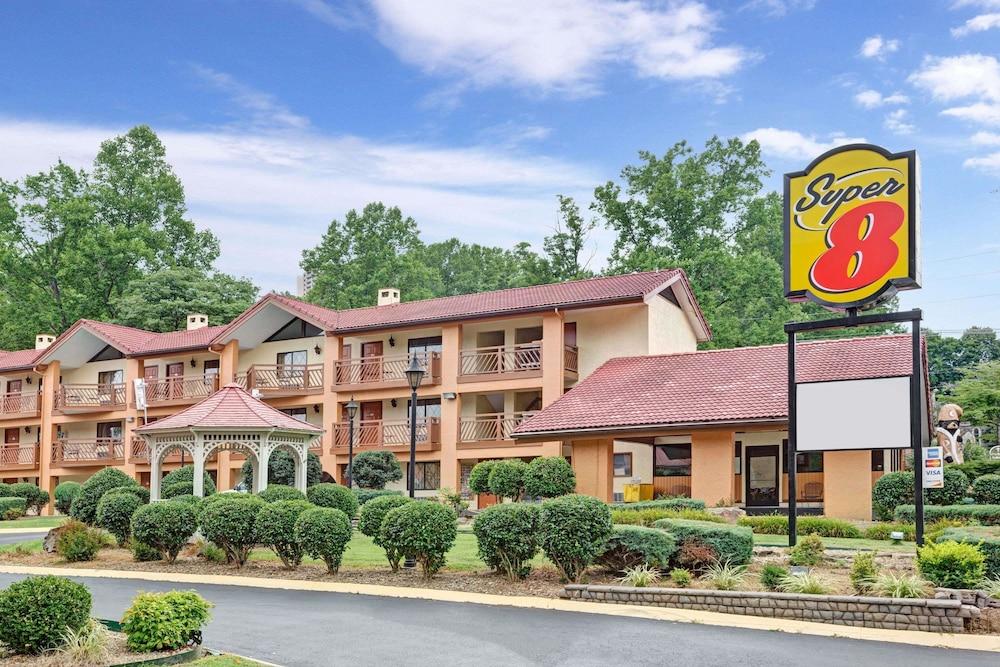 Hotel Super 8 By Wyndham Downtown Gatlinburg At Convention Center Exterior foto